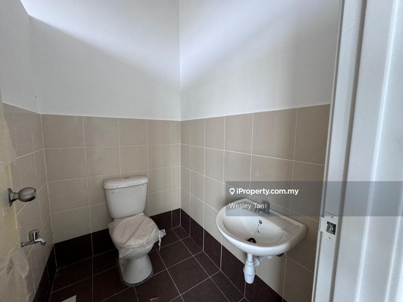 Kedai-Pejabat untuk Dijual di Serom Perdana Tangkak, Tangkak oleh Wesley Tan - iProperty.com.my