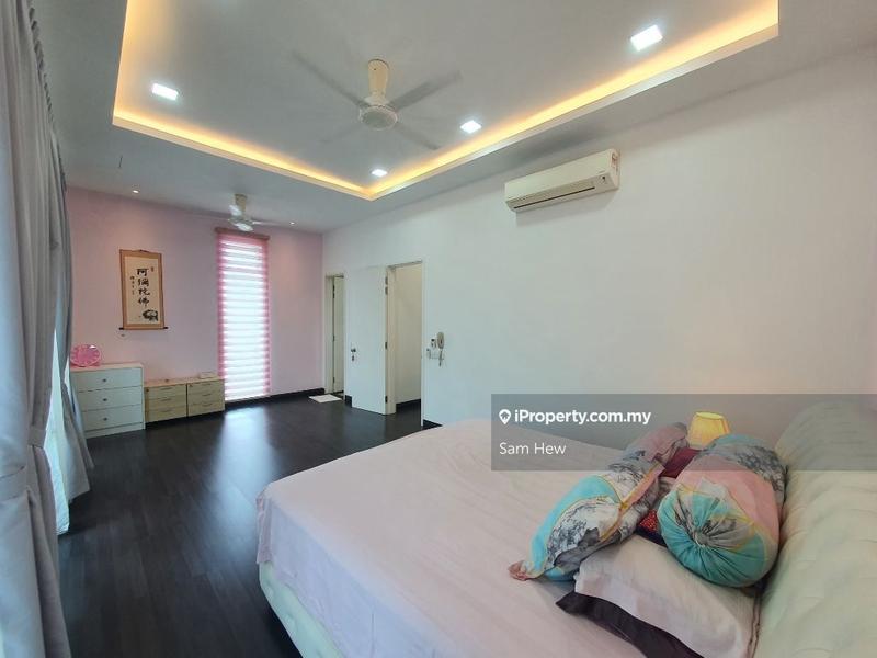 Rumah Berangkai 2 Tingkat untuk Dijual di Merrydale Eco Majestic (Lake View,End Lot), Semenyih oleh Sam Hew - iProperty.com.my
