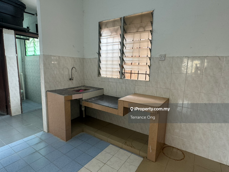 For Sale - Putri Laksamana