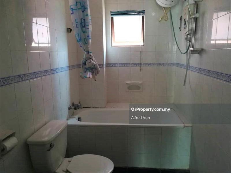 Condominium for Sale in Marina Court Resort Condominium by Alfred Vun - iProperty.com.my