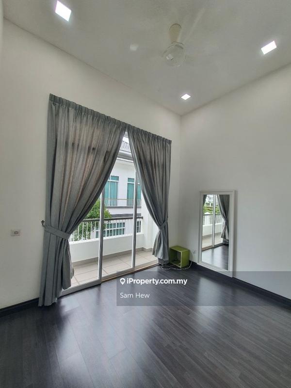 Rumah Berangkai 2 Tingkat untuk Dijual di Merrydale Eco Majestic (Lake View,End Lot), Semenyih oleh Sam Hew - iProperty.com.my