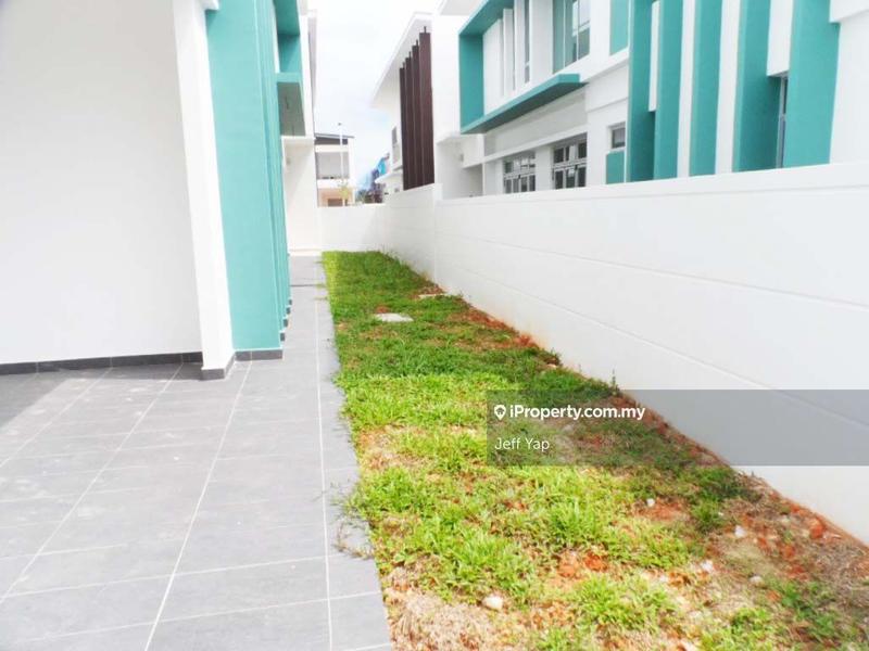 Cluster House for Sale in Nusa Duta, Iskandar Puteri (Nusajaya) by Jeff Yap - iProperty.com.my