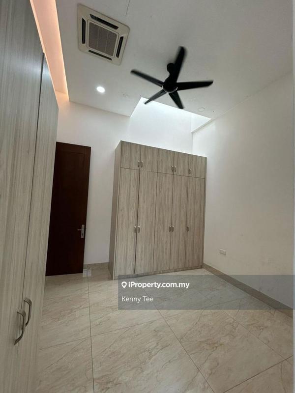 Bungalow House untuk Dijual di Country Heights Damansara, Kuala Lumpur oleh Kenny Tee - iProperty.com.my