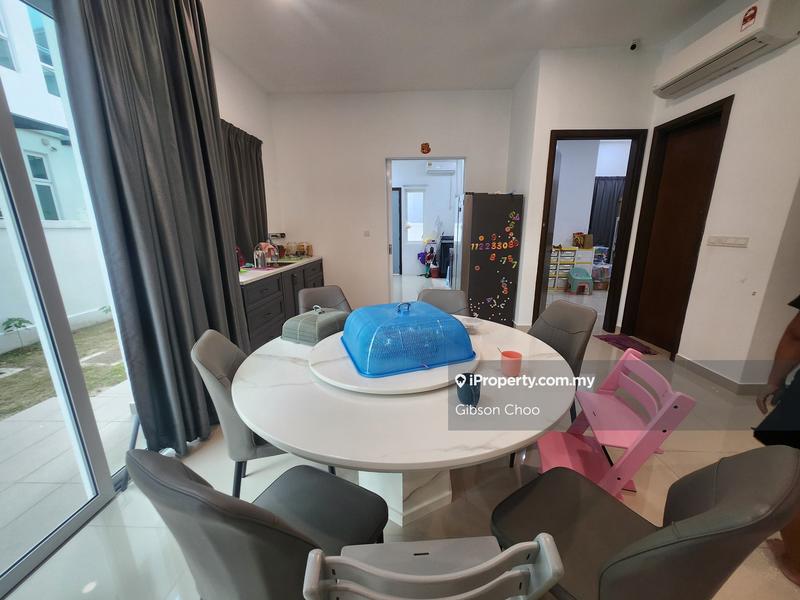 Rumah Berkembar untuk Dijual di Suria Residence oleh Gibson Choo - iProperty.com.my