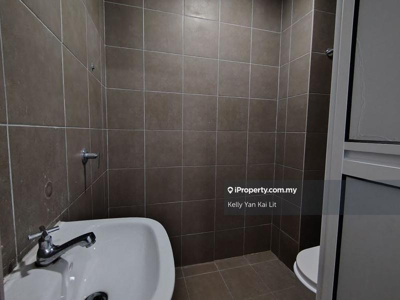 Rumah Teres 3-Tingkat untuk Dijual di Park Residence, Seri Kembangan oleh Kelly Yan Kai Lit - iProperty.com.my