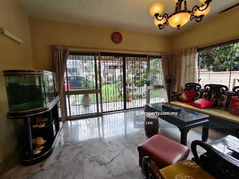 Bungalow House for Sale in SS3, Petaling Jaya by Ivan Lee - Living Room - iProperty.com.my