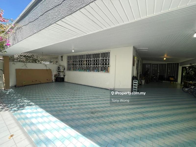 Rumah Berkembar untuk Dijual di Bundusan Golf Garden Semi-D, Penampang oleh Tony Wong - iProperty.com.my
