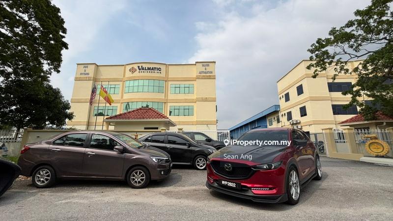 For Rent - CORNER factory, Facing Main Road, High Exposure, With CF, Kota Kemuning