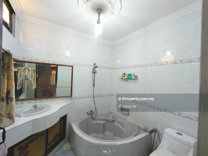 Bungalow House for Sale in Kampung Melayu, Kluang by M Jamil Ali - iProperty.com.my