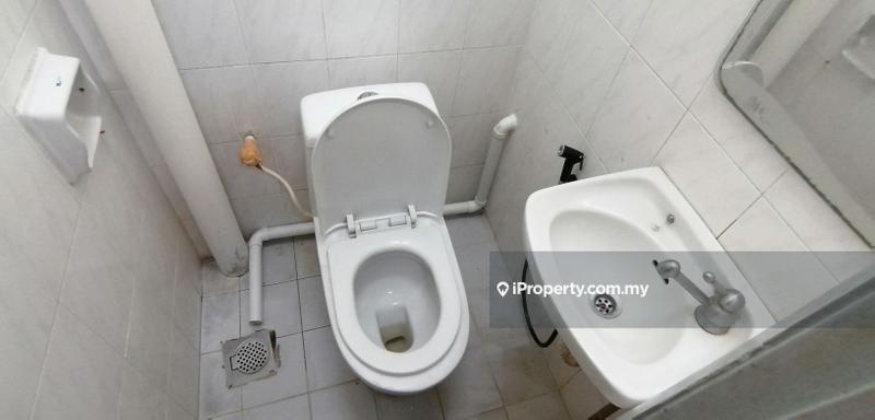 Townhouse for Sale in Taman Overseas Union (Taman Oug), Jalan Klang Lama (Old Klang Road) by BoBo Lee - iProperty.com.my