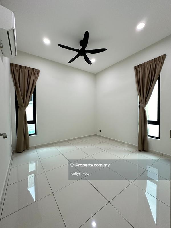 Semi-Detached House for Sale in Seaview 2 Storey Semi-D at 8 Residence Ujong Pasir, Melaka City by Kellyn Foo - iProperty.com.my