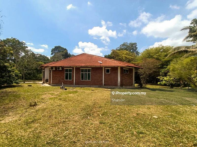 Banglo Tanah untuk Dijual di Linggi, Port Dickson oleh Shahidin - view from the side - iProperty.com.my