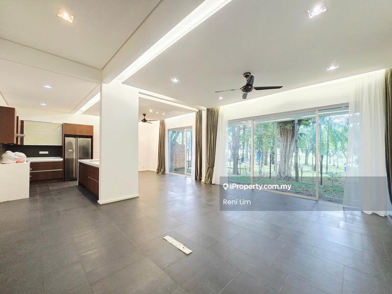 Rumah Berkembar untuk Dijual di Seri Pilmoor, Bayu Timur, Ara damansara, Ara Damansara oleh Reni Lim - Living Room - iProperty.com.my