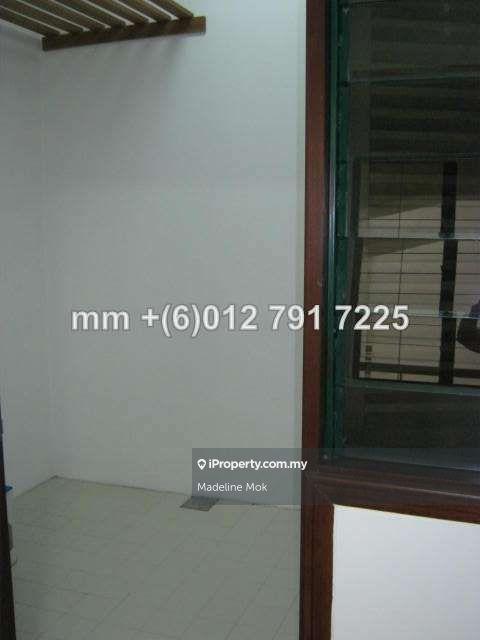 Kondominium untuk Dijual di Araville oleh Madeline Mok - Maid's Room - iProperty.com.my