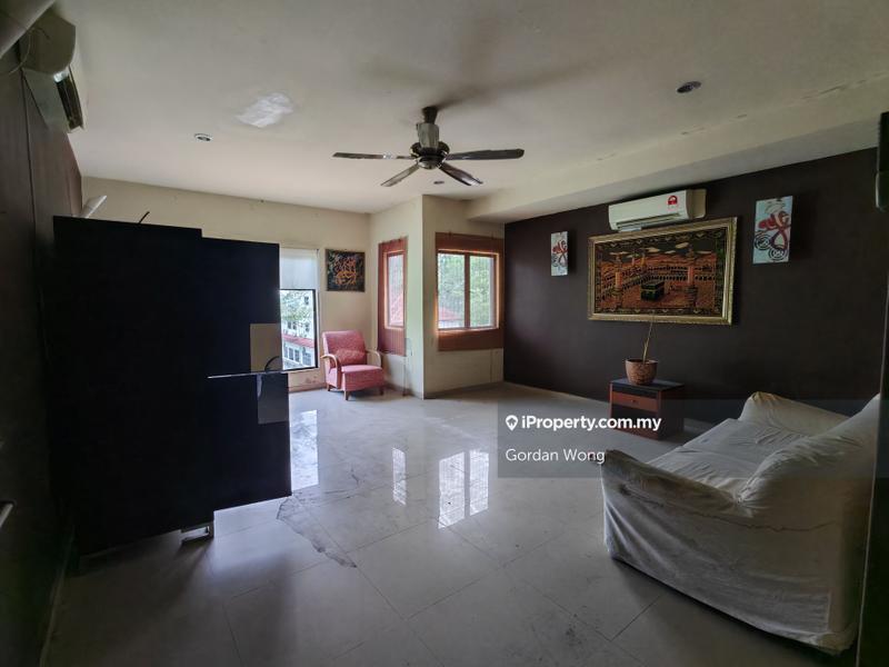 Bungalow House for Sale in Bandar Country Homes, Rawang by Gordan Wong - iProperty.com.my
