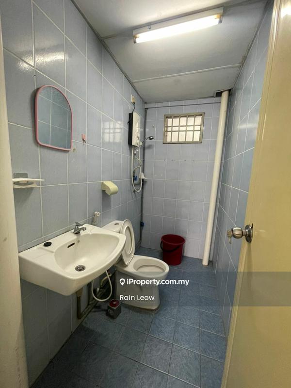 Condominium for Rent in Angkasa Condominiums by Rain Leow - Bathroom - iProperty.com.my