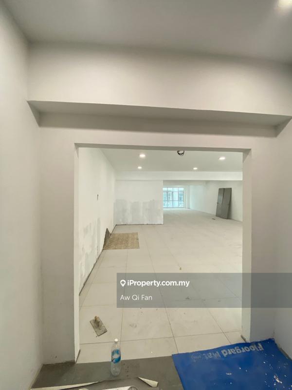 For Rent - Same Row With Brew House , Bandar Puteri Puchong , Prime Location , Amble Parking