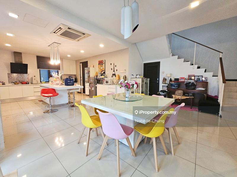Rumah Berkembar untuk Dijual di Seksyen 27, Shah Alam oleh Nobeille Chung - iProperty.com.my