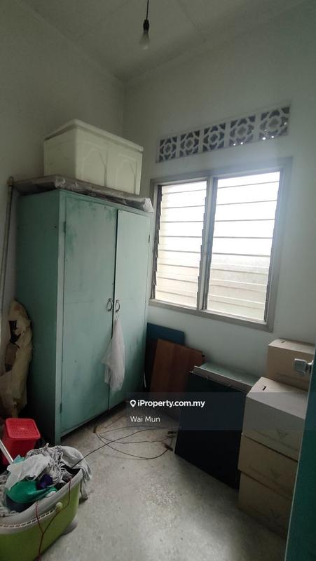 Bungalow House for Sale in Taman Million, Jalan Ipoh by Wai Mun - iProperty.com.my