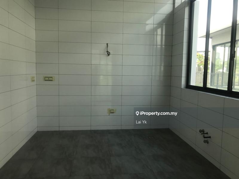 Bungalow House for Sale in Subang Heights, Subang Jaya by Lai Yk - iProperty.com.my