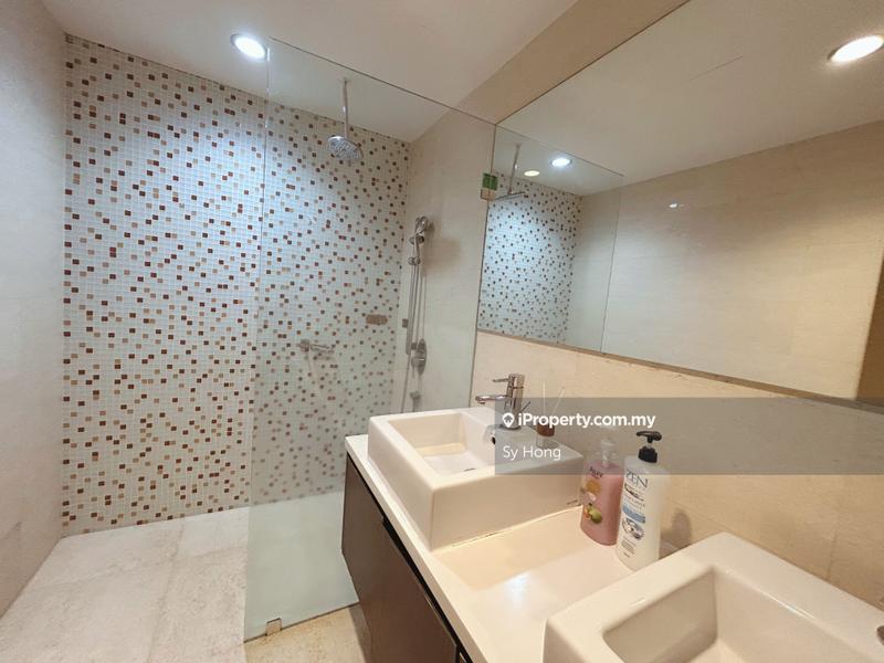 Kediaman Servis untuk Disewa di Regalia Residence oleh Sy Hong - iProperty.com.my
