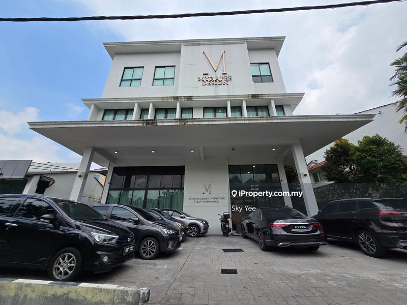 For Rent - Renovated 3storey Commercial Bungalow Showroom-passanger lift for Rent at Jalan Maarof, Jalan Telawi