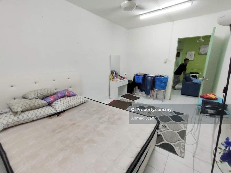 Rumah Pangsa untuk Dijual di Flat PKNS Seksyen 8 oleh Ahmad Syafiq - iProperty.com.my
