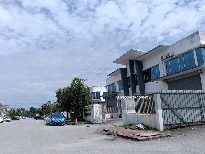 For Rent - 2 Storey Semi Detached Factory cum Corporate Office in Taman Perindustrian Air Hitam