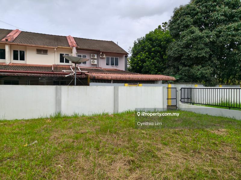 Rumah Berkembar untuk Dijual di kuching, Kuching oleh Cynthia Lim - Exterior - iProperty.com.my