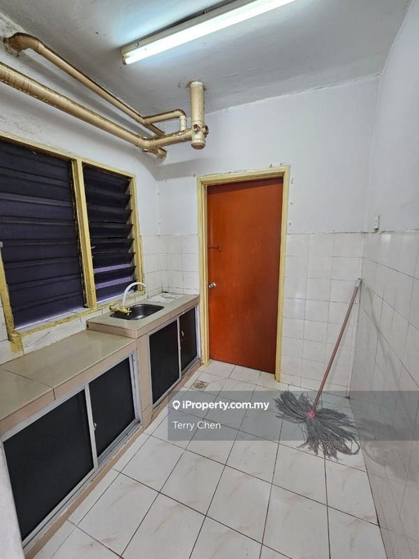 Apartment for Sale in Pangsapuri Vista Serdang by Terry Chen - iProperty.com.my