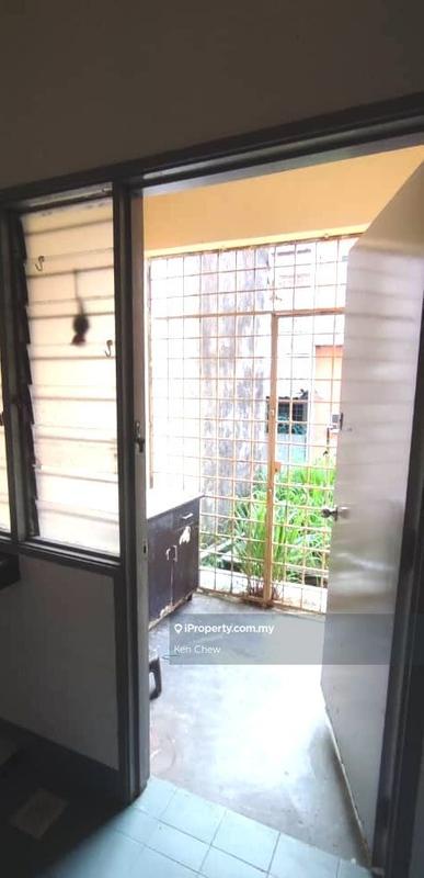 Rumah Berangkai 2 Tingkat untuk Dijual di myj42, Seri Kembangan oleh Ken Chew - iProperty.com.my