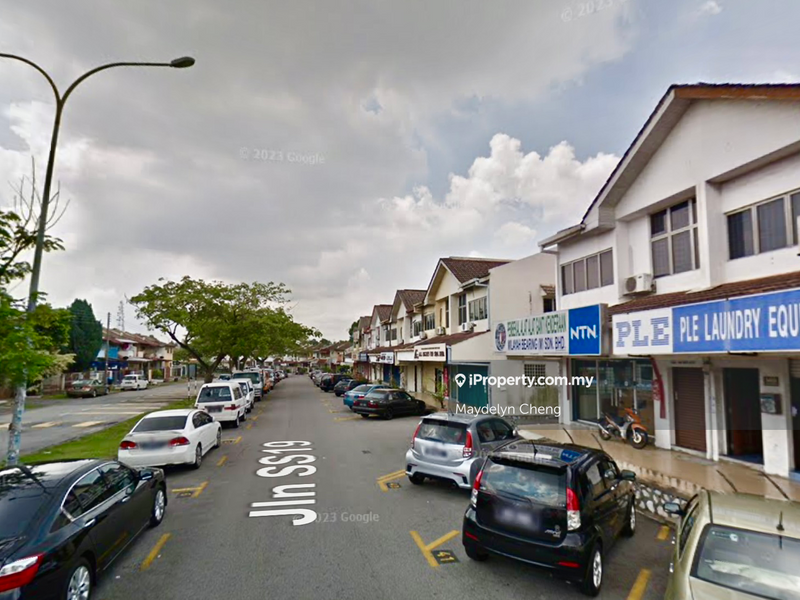 For Rent - 2-STOREY CORNER SHOP FACING MAINROAD