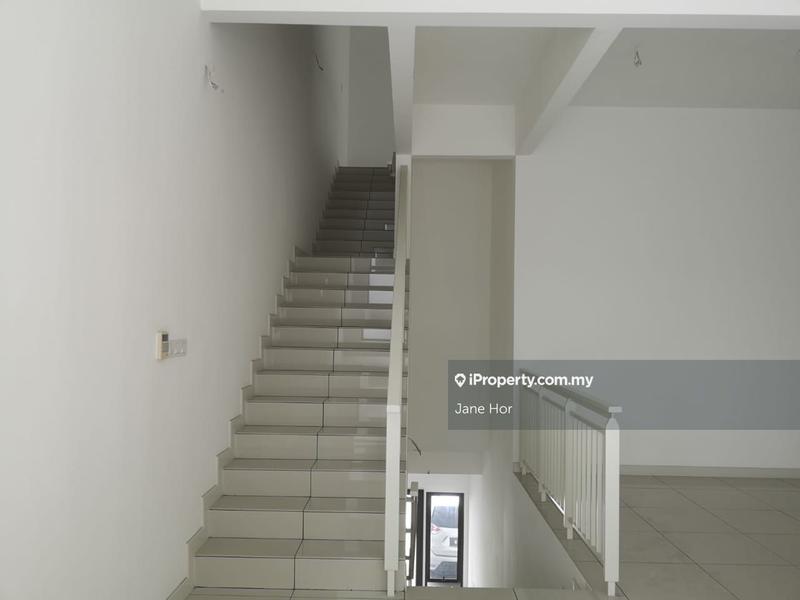 Townhouse for Sale in Bdr 16 Sierra Puchong N'dira Townhouse Sierra 12, Puchong by Jane Hor - iProperty.com.my