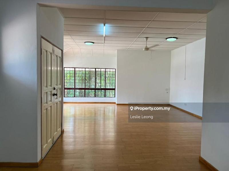 Bungalow House for Sale in Bandar Country Homes, Rawang by Leslie Leong - iProperty.com.my