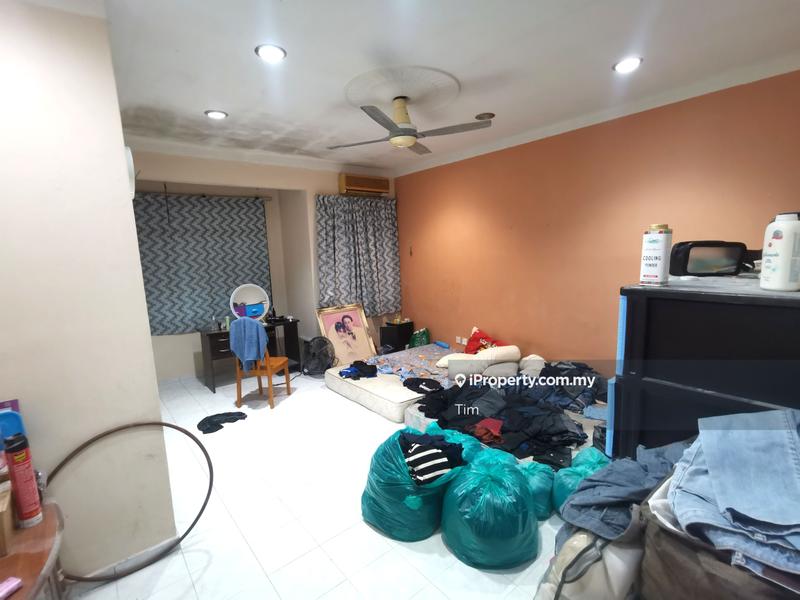 Rumah Teres 2-Tingkat untuk Dijual di Taman Desa Idaman, Durian Tunggal oleh Tim - iProperty.com.my