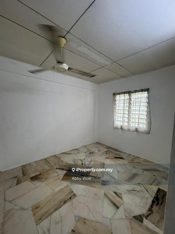 For Sale - Flat PKNS Section 7