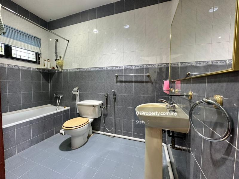 3-storey Terraced House for Sale in Batu Feringghi, Penang by Stefy K - iProperty.com.my