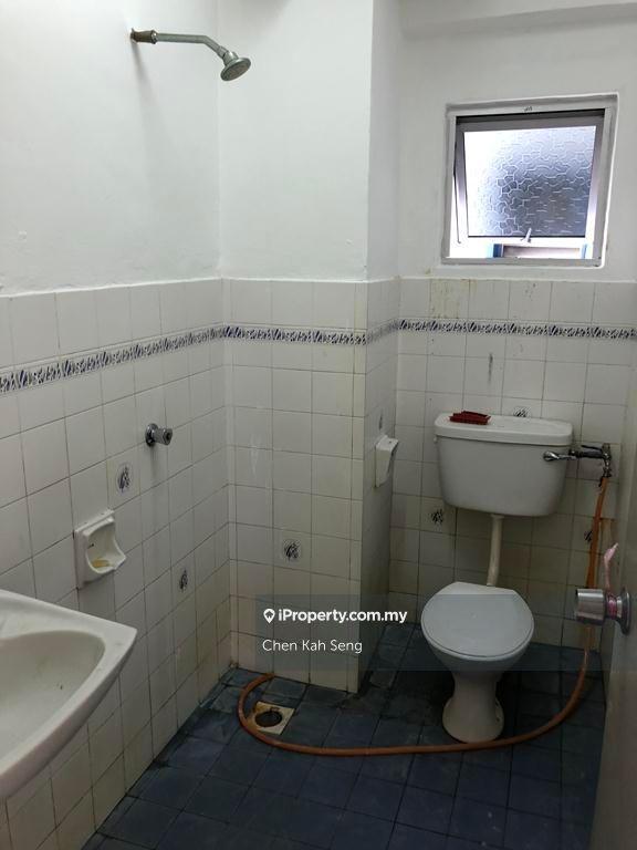 Condominium for Sale in Bukit Pandan Kondominium 1 by Chen Kah Seng - iProperty.com.my