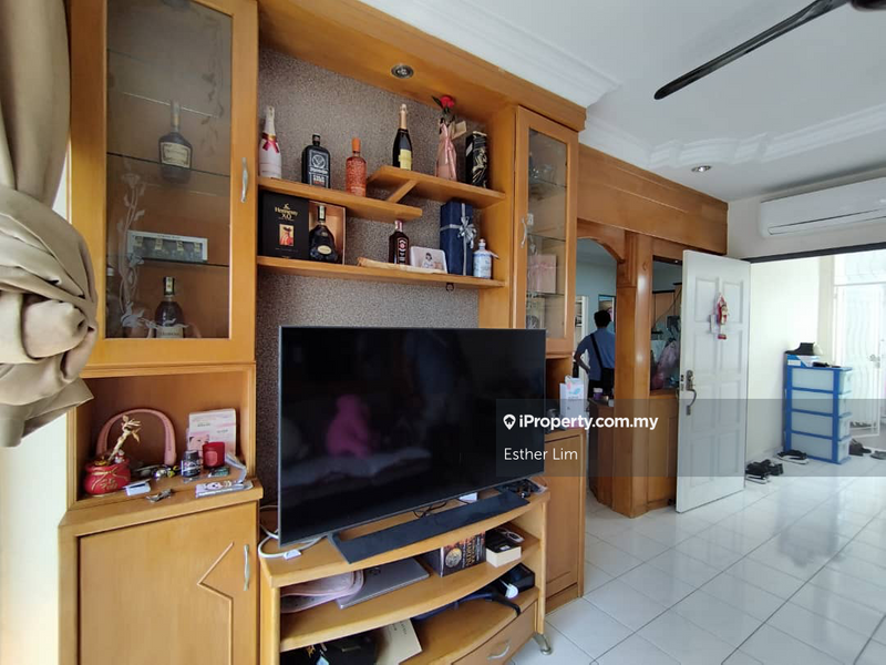 For Sale - Villa Emas