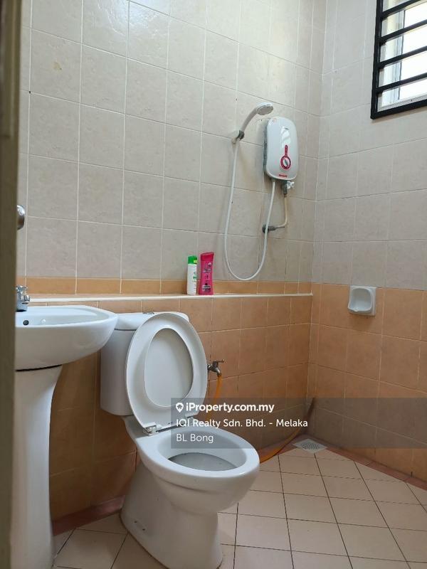 Pangsapuri untuk Dijual di Pangsapuri Bukit Beruang Permai (University Green) oleh BL Bong - iProperty.com.my