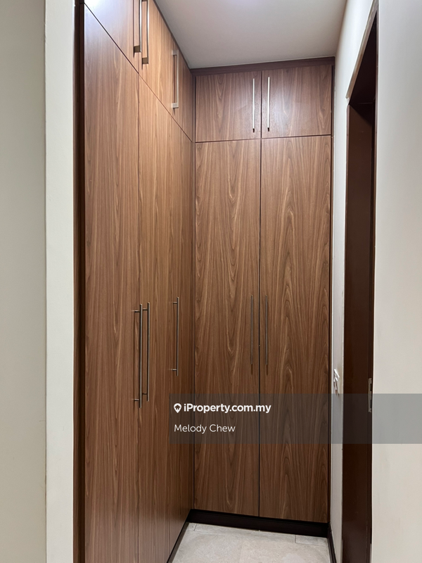 For Sale - 2 Hampshire