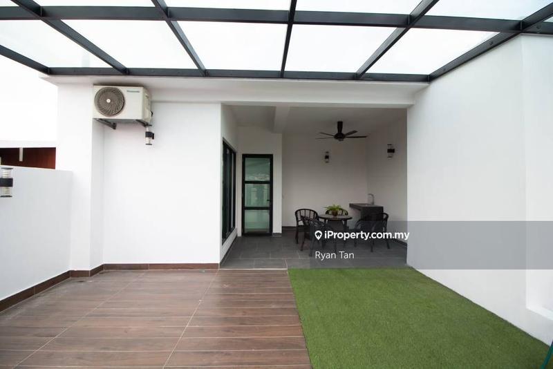 Kediaman Servis untuk Dijual di Tropical Villa oleh Ryan Tan - iProperty.com.my