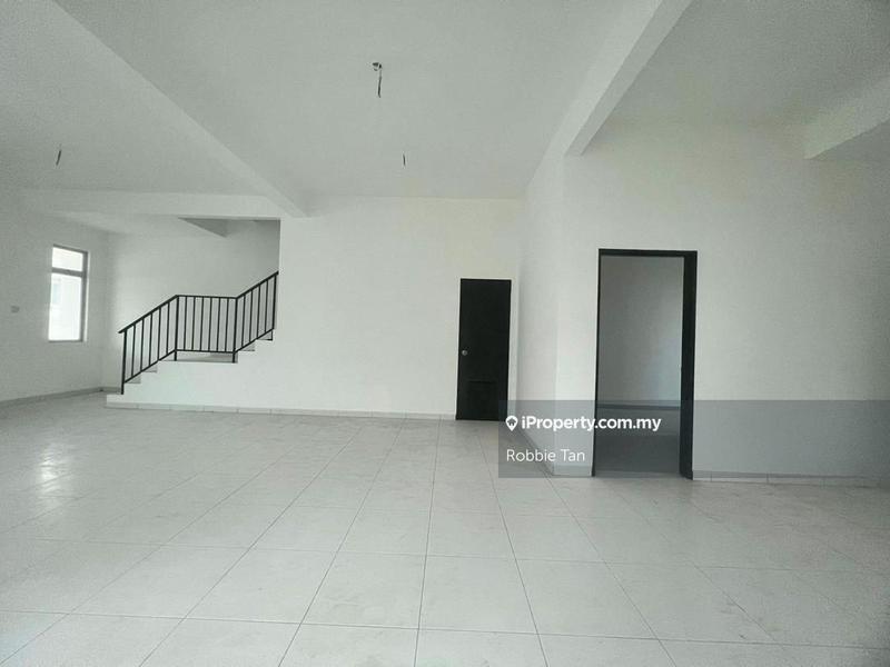 Rumah Berkembar untuk Dijual di Taman Pulai Mutiara, Iskandar Puteri (Nusajaya) oleh Robbie Tan - iProperty.com.my