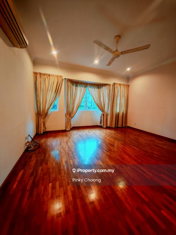 Bungalow House for Sale in Sierramas, Sungai Buloh by Pinky Choong - Living Room - iProperty.com.my