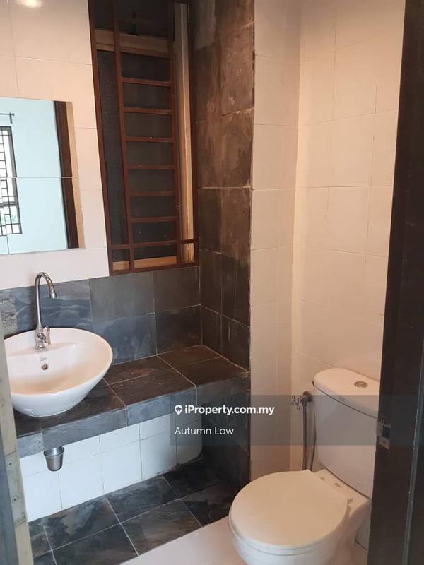 Kediaman Servis untuk Dijual di Ritze Perdana 1 oleh Autumn Low - iProperty.com.my