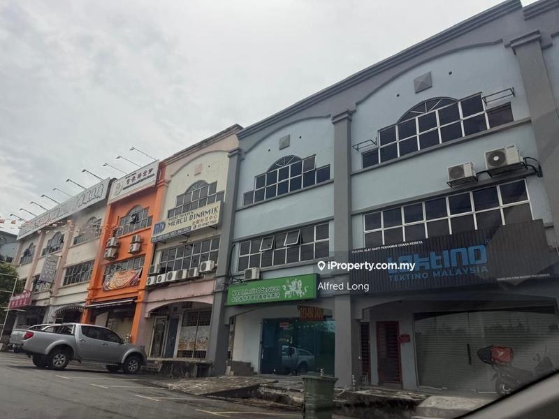 For Rent - Corner Ground Floor , Jalan Psk , Bukit serdang Seri kembangan