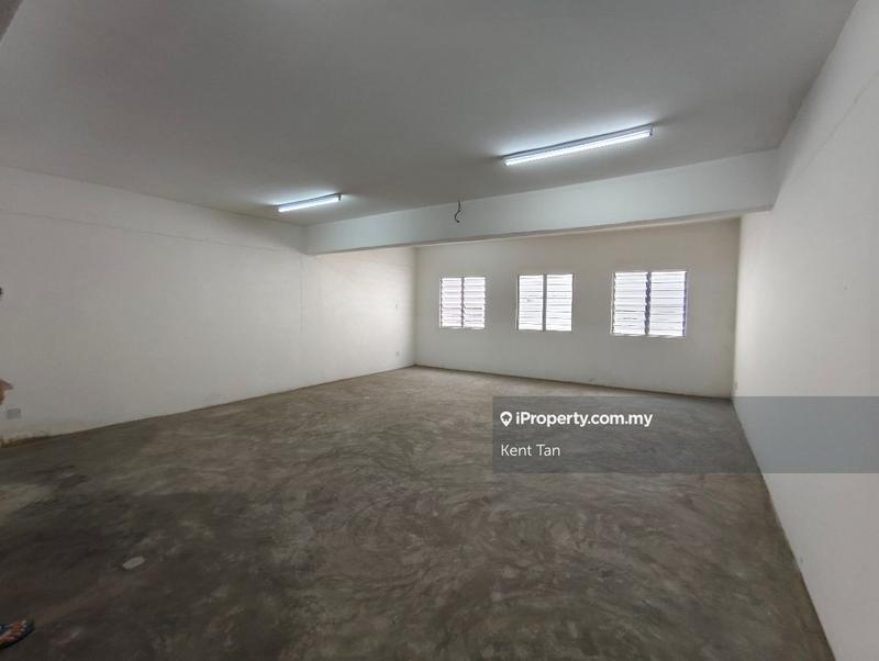 Shop-Office for Rent in Taman Pinggiran Putra, Seri Kembangan by Kent Tan - iProperty.com.my