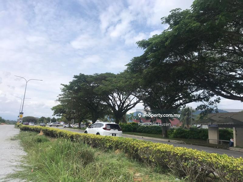 For Sale - 4 Acre Mainroad Frontage Commercial Land Bandar Baru Nilai High Traffic