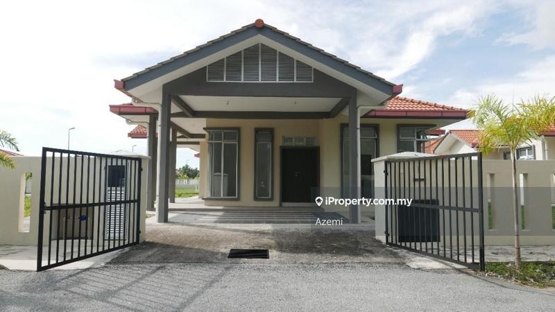 Bungalow House for Sale in Banting, Selangor by Azemi - iProperty.com.my