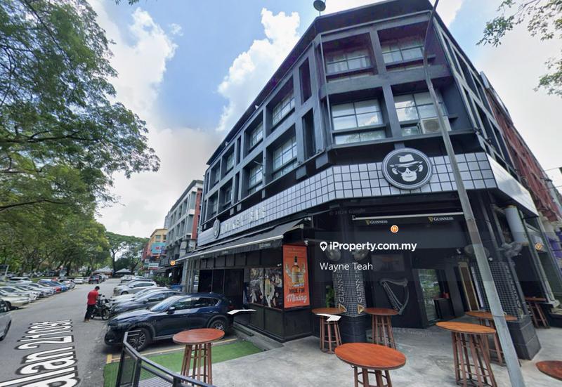 For Rent - Taman Desa 3 Storey Mainroad Corner Shoplot